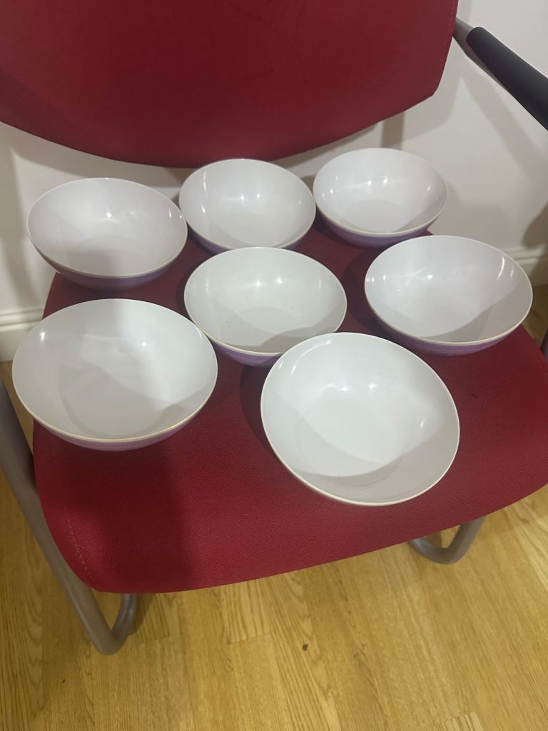7 plastic cereal bowls pasta bowls 