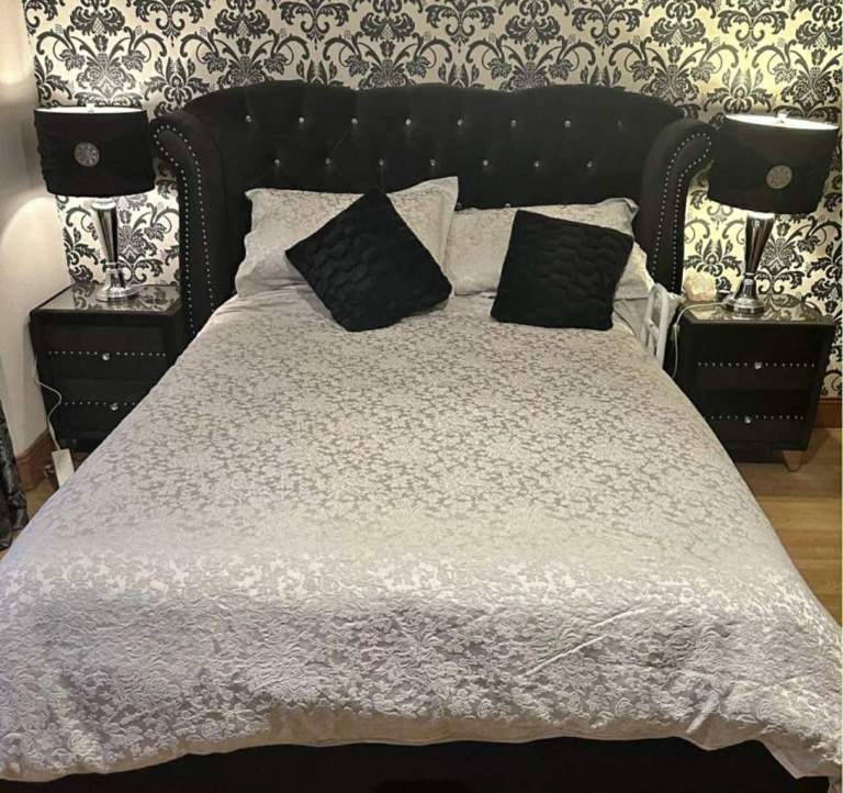 King Size velvet bed with velvet lockers and velvet candle lamps 