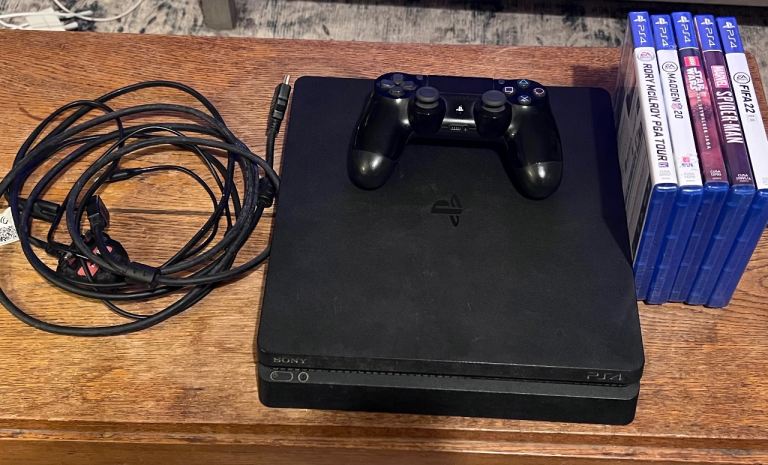 Playstation 4 500GB w/ controller and games