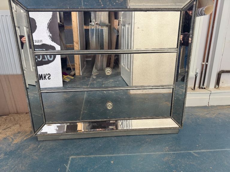 Mirrored draws 