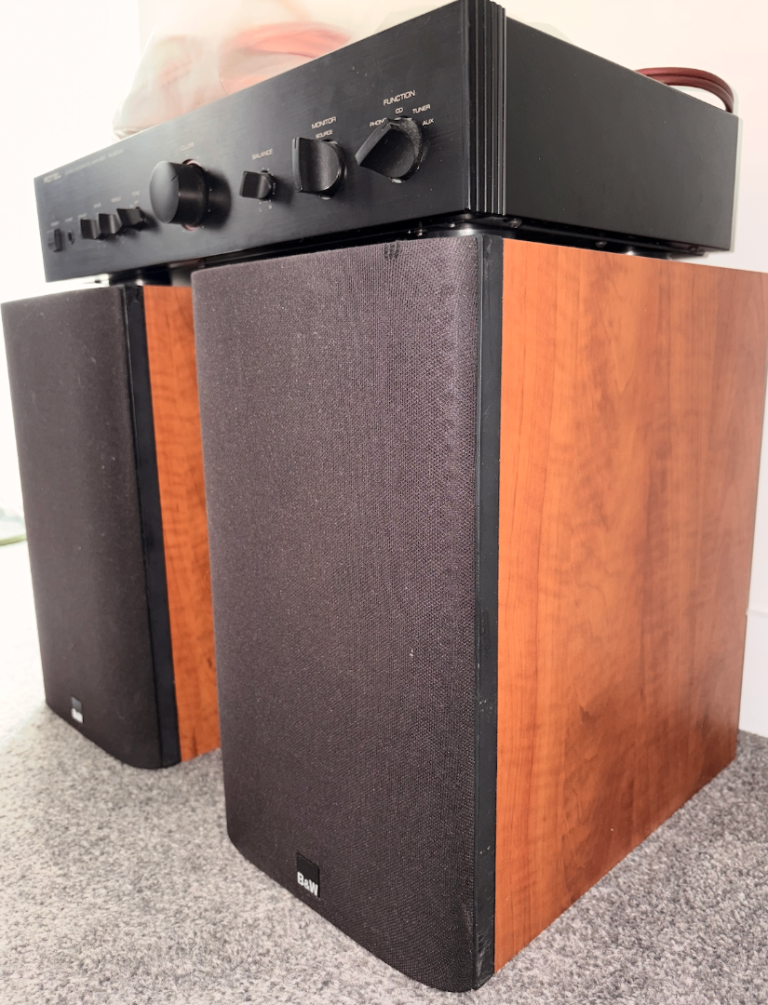 Pair of B&W 685 Oak Speakers (Used, Excellent Condition), Rotel Amp + all cables