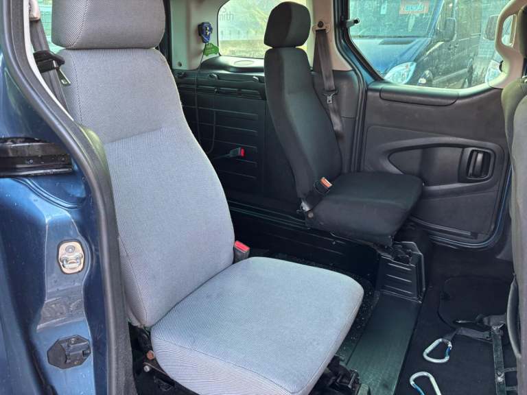 PEUGEOT PARTNER AUTO WHEELCHAIR ACCESSIBLE VEHICLE AUTOMATIC WAV 1.6 2017