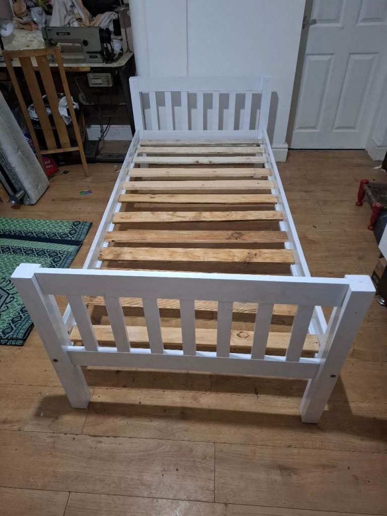 Single Wooden Bed Frame [DELIVERY AVAILABLE]