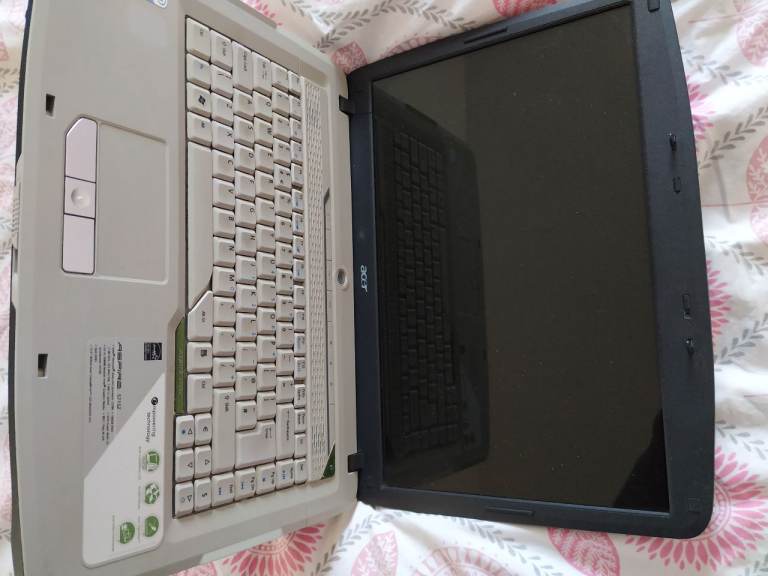 Acer Aspire 5715Z laptop notebook all clean and working well