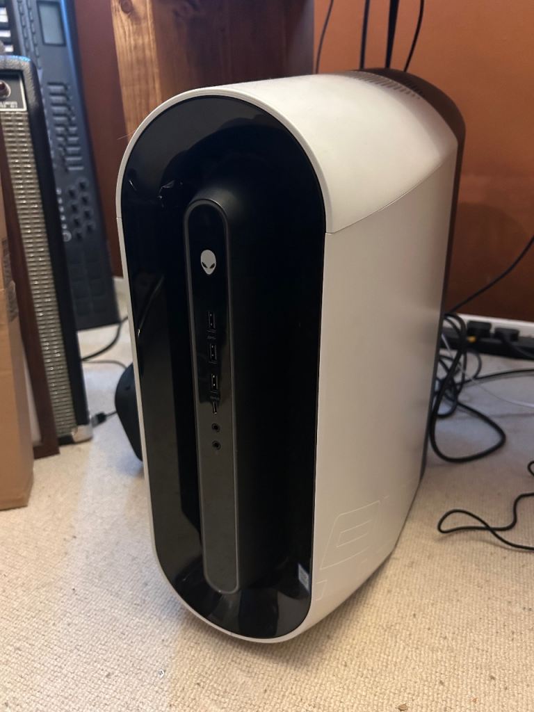 Alienware Aurora R9 Gaming PC GeForce RTX 2070 Super