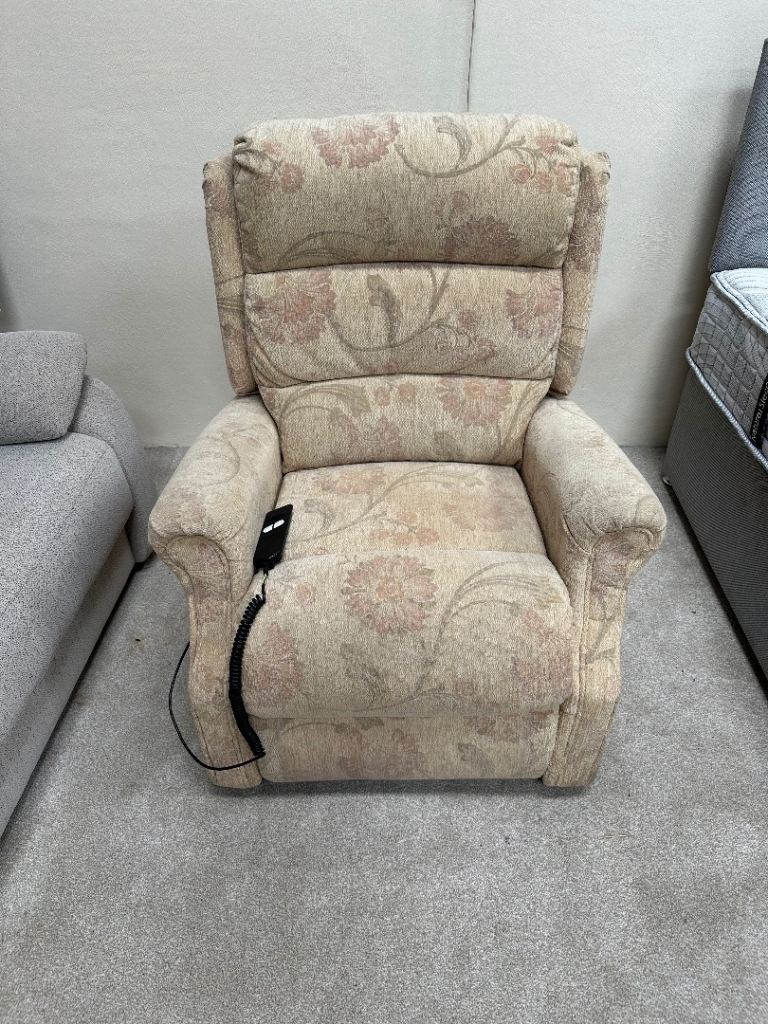 Rise & recliner chair 
