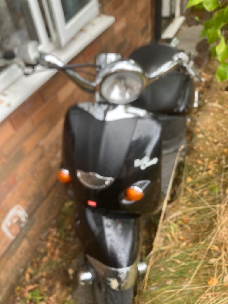 Black Scooter/Moped – Good Condition, Ready to Ride