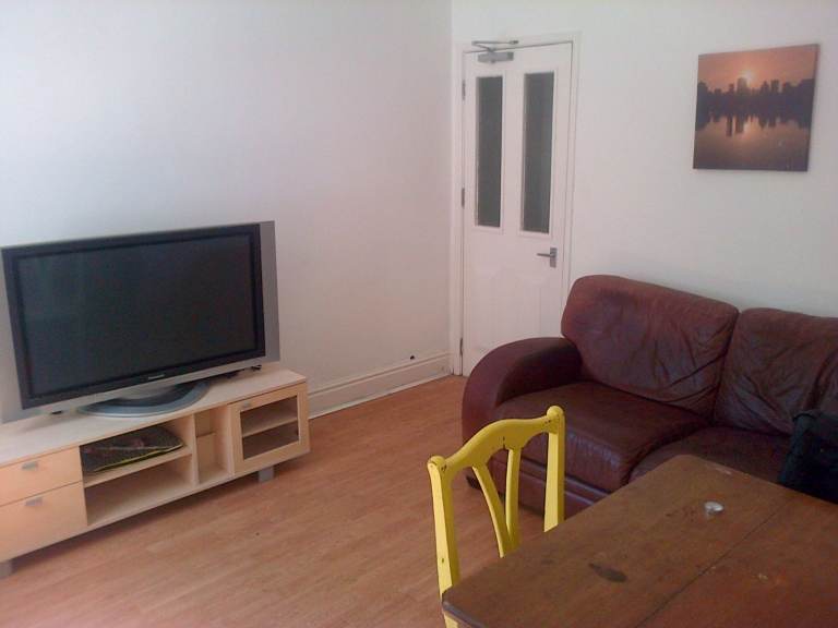 Large 5 bed house to let on Shoreham St (May Sell)