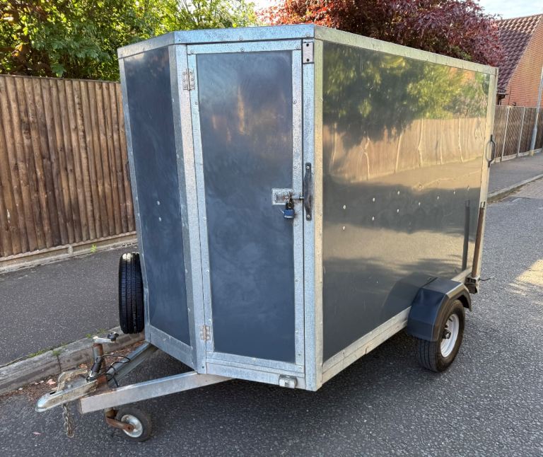 TICKNER 7X5 SHAPED MOTORBIKE KARTING BOX TRAILER