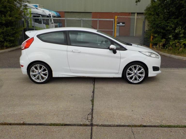2013 Ford Fiesta 1.0 EcoBoost 125 Zetec S 3dr HATCHBACK Petrol Manual