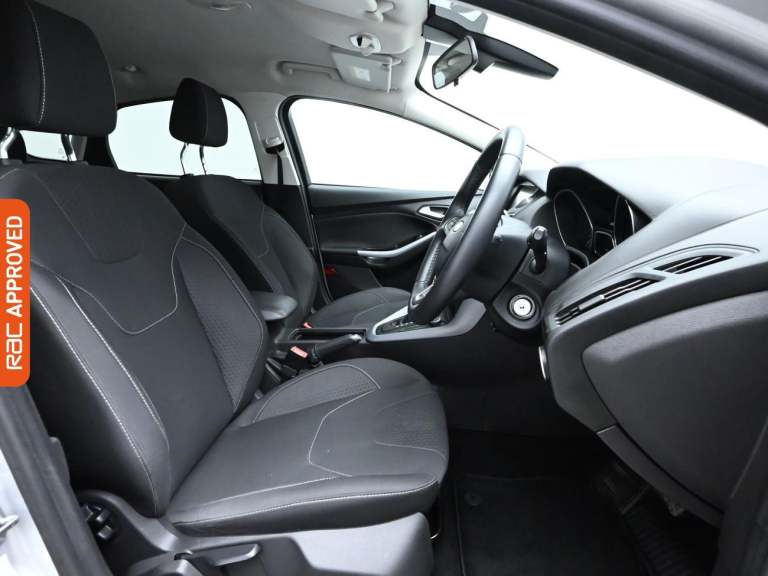 2015 Ford Focus 1.6 Zetec Hatchback 5dr Petrol Powershift Euro 6 (125 ps) Hatchback PETROL Automatic