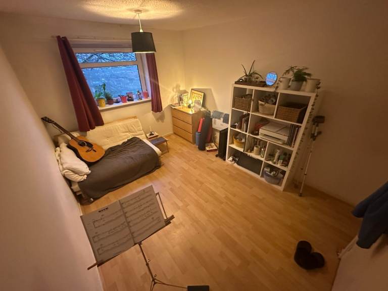 Room to sublet 29th March - 10th April and more dates, Townhead, shared flat