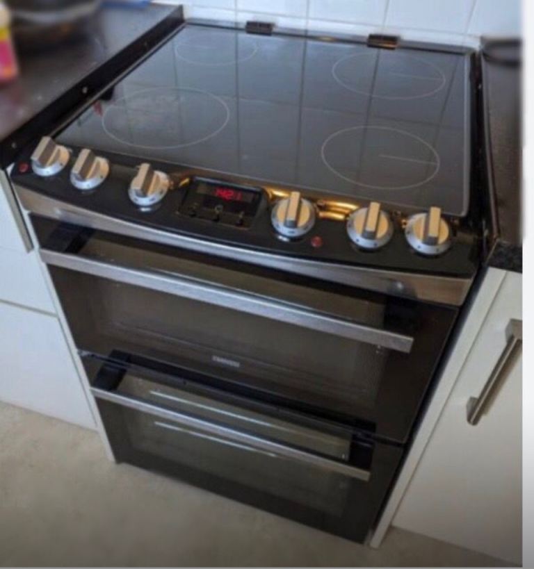 image for Zanussi Electric Ceramic Cooker 60cm  Real Barhain £140