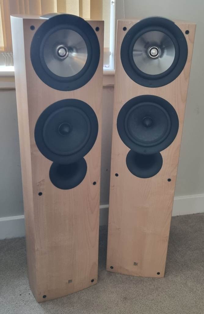 KEF IQ7 FLOOR STANDING SPEAKERS 