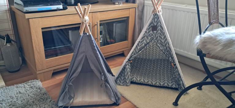 Pet teepee tent/ bed (small/medium)