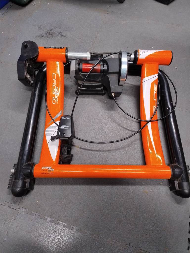 Turbo trainer with front wheel stand