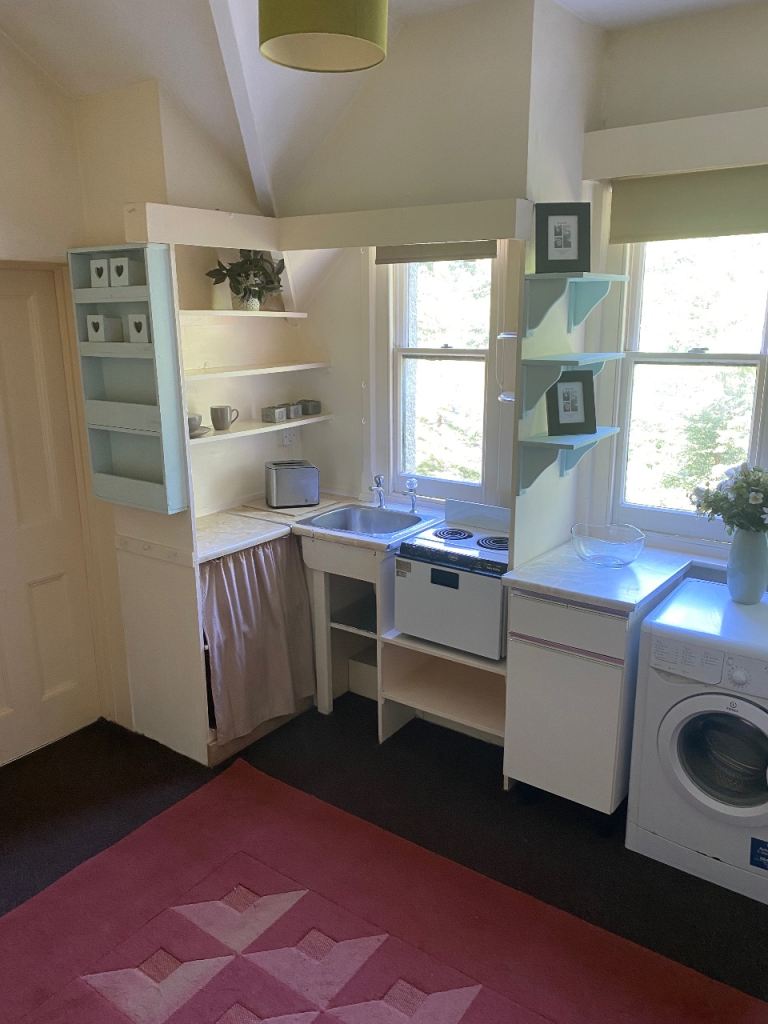 Self contained Studio flat with separate bedroom 