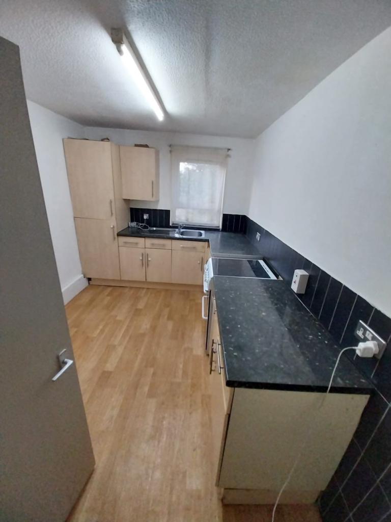 2 Bedroom Flat to Rent (rooms available) 