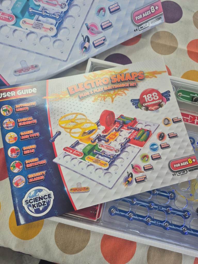 Electro Snaps Plug & Play electronics set