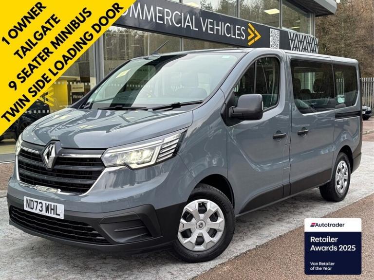 2023 Renault Trafic 2.0dCi 150PS SL28 Business Minibus Euro 6 with 1 Owner, 2 keys &amp; 9 Seats ...