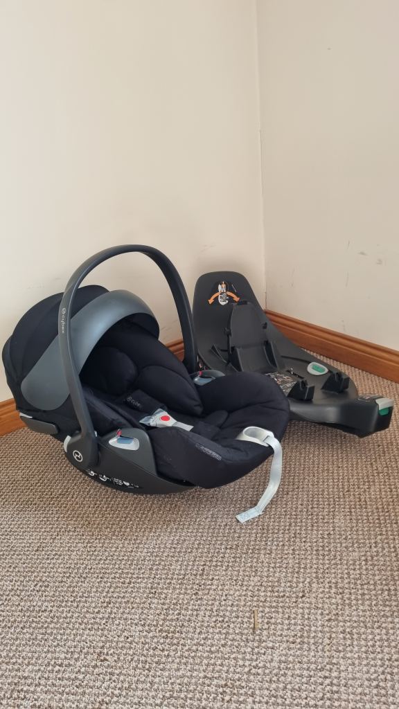 Cybex cloud z i-size carseat & isofx base
