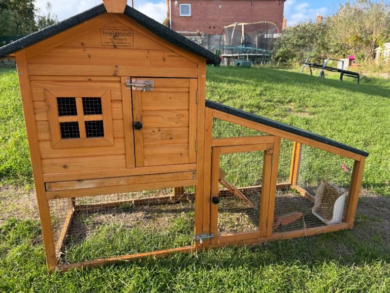 Guinea pig hutch for sale 