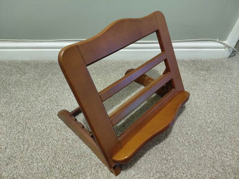 Lectern/book stand
