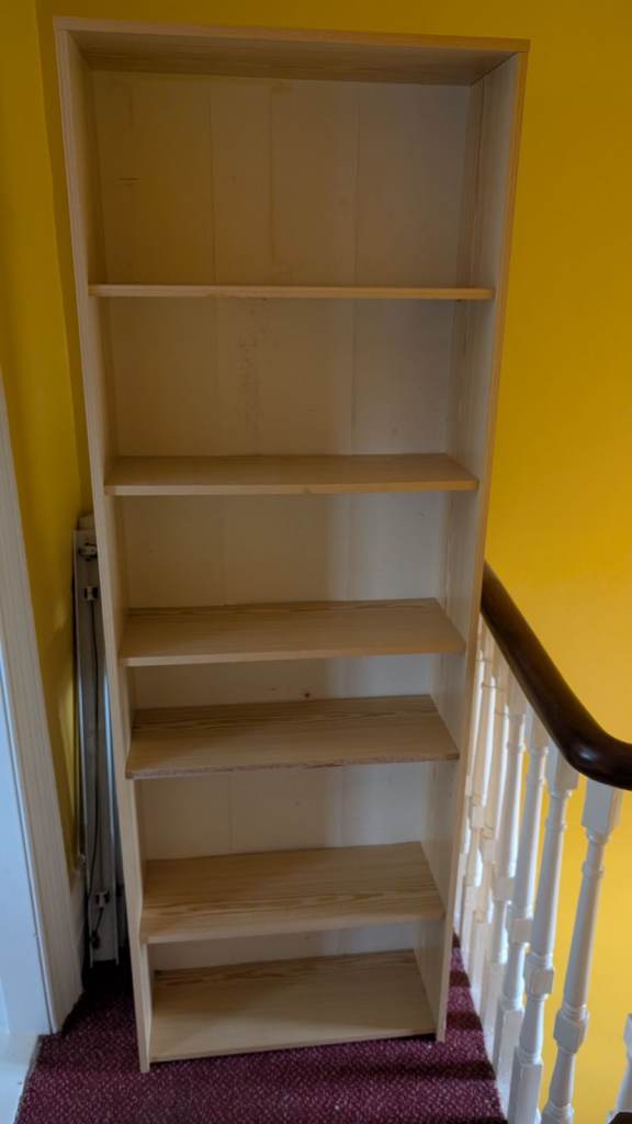 Bookcase free standing