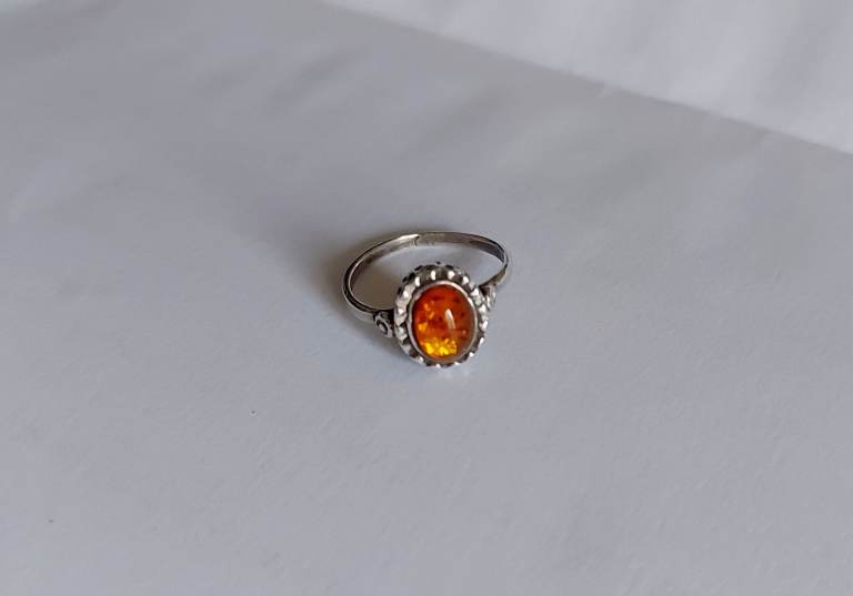 Vintage 925 Sterling Silver Ring with Amber Gemstone