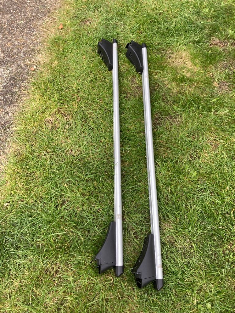 Roof bars for flush/closed roof rails