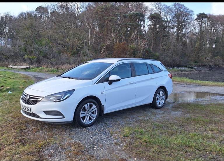 Vauxhall, ASTRA, Estate, 2017, Manual, 1598 (cc), 5 doors