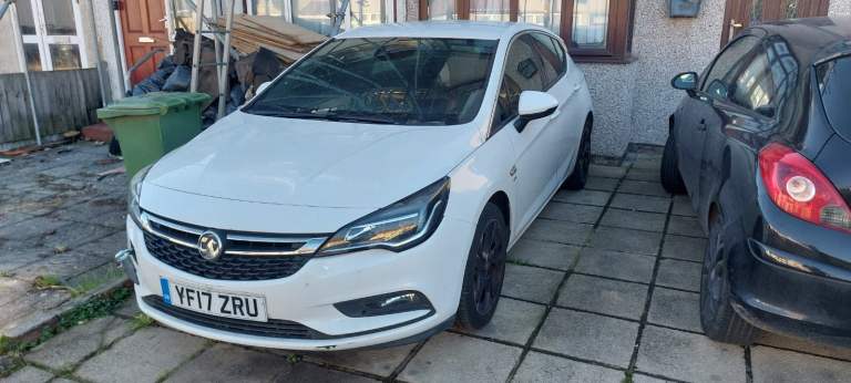 Vauxhall, ASTRA, Hatchback, 2017, Manual, 999 (cc), 5 doors