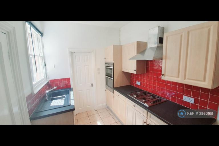 3 bedroom house in Glapton Road, Nottingham, NG2 (3 bed) (#2880168)