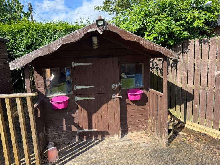 Kids hut 6ft by 6ft