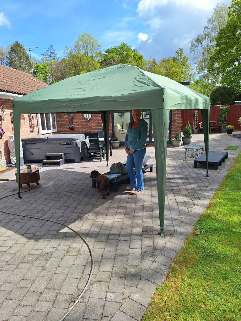 Brand new / never used Camelot Gazebo with holdal, side curtain and ground fixings