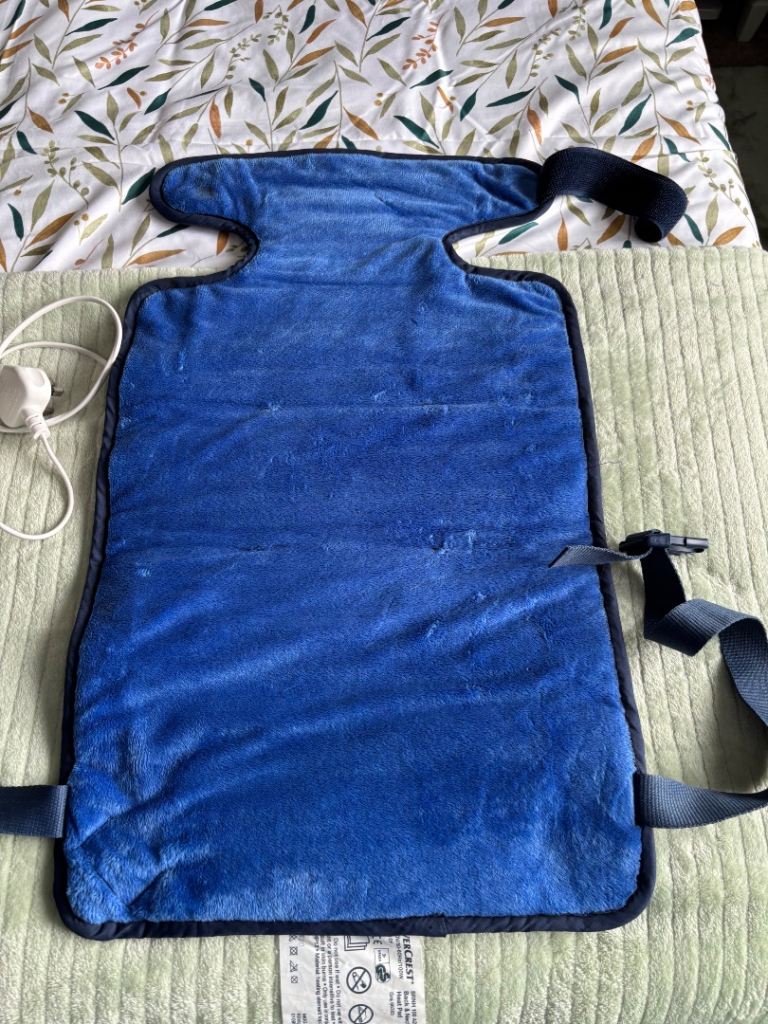 Neck and back heat pad