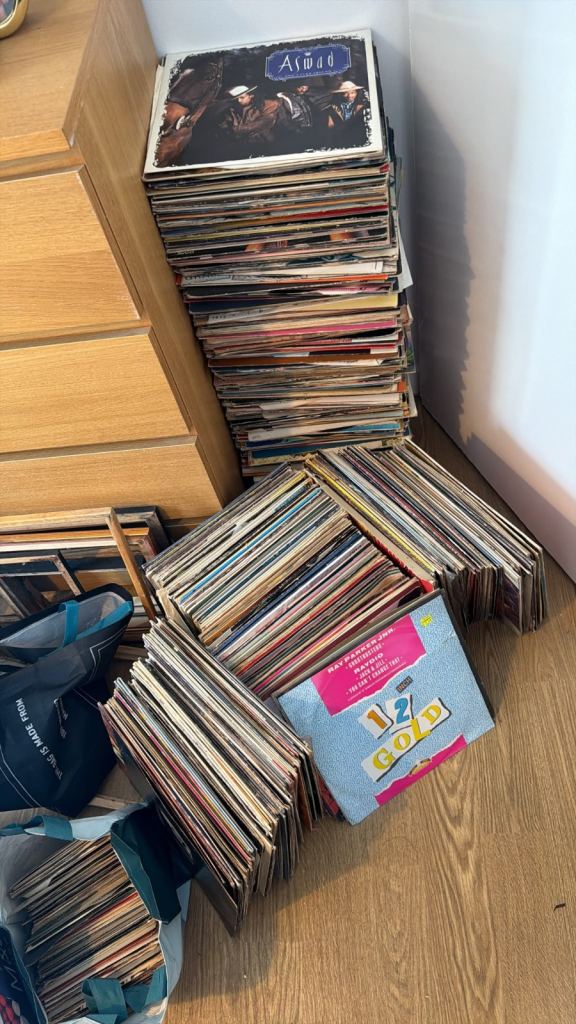 400 VINYL RECORDS + 3 BAGS FULL OF 7s 