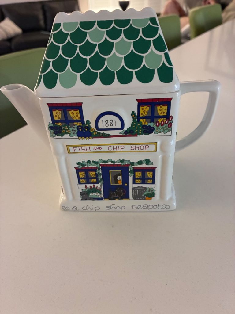 Wade - Fish & Chip Shop - English Life Teapot