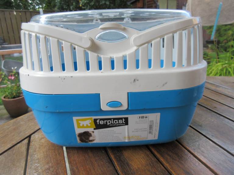 Ferplast Small Animal Pet Carrier, dimensions 30 x 23 x 21 cm/ 11.8 x 9.1 x 8.3"