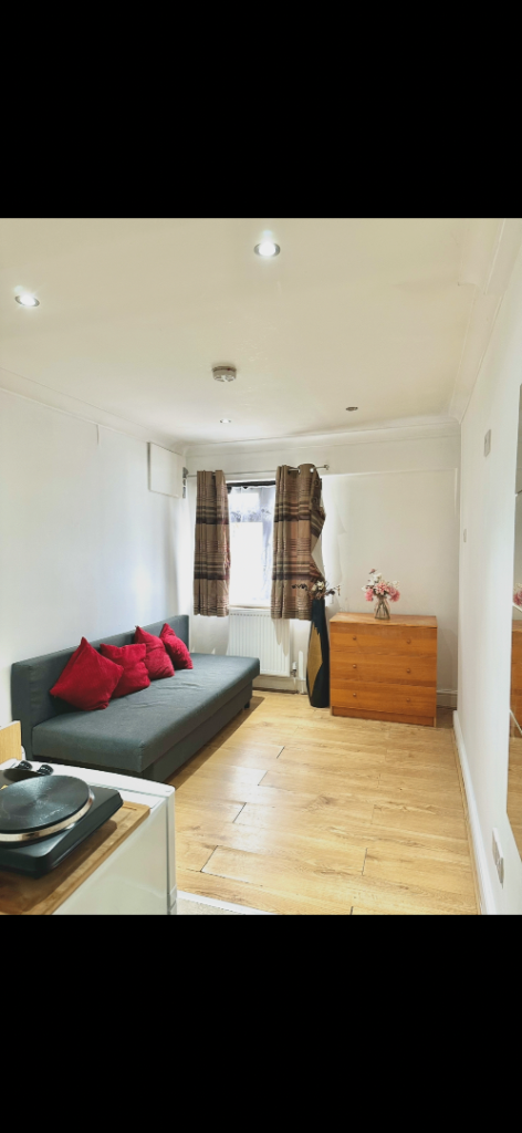 Studio Flat for Orpington