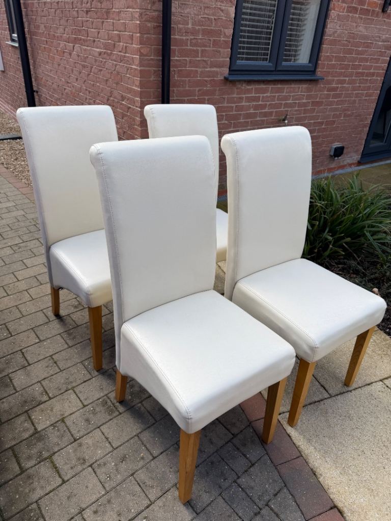 Set of 4 Cream Pu leather Dining Chairs with Wooden Legs
