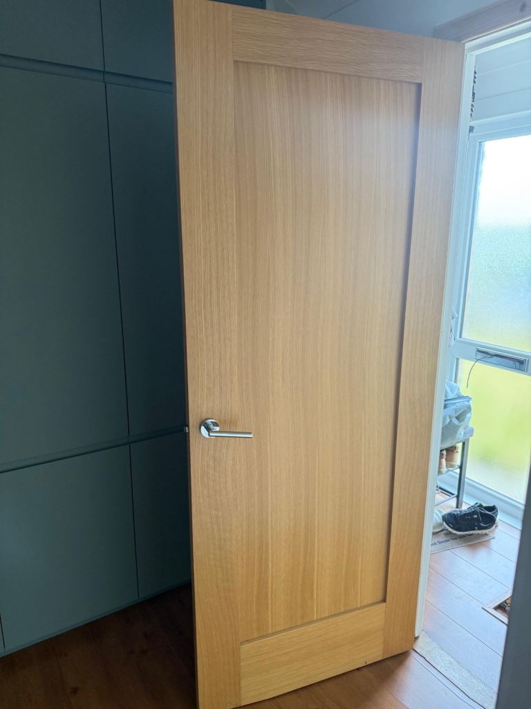 2x solid oak internal doors