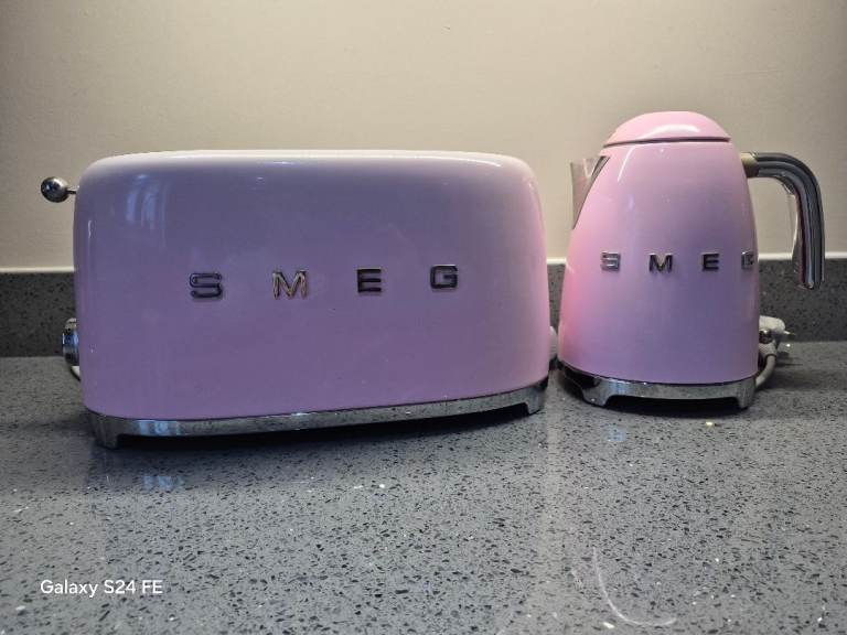 Pink SMEG Kettle & 4-Slice Toaster Set