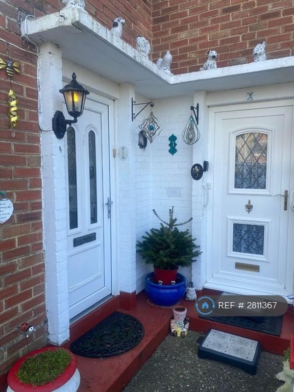 2 bedroom flat in Bevan Close, Norwich, NR5 (2 bed) (#2811367)