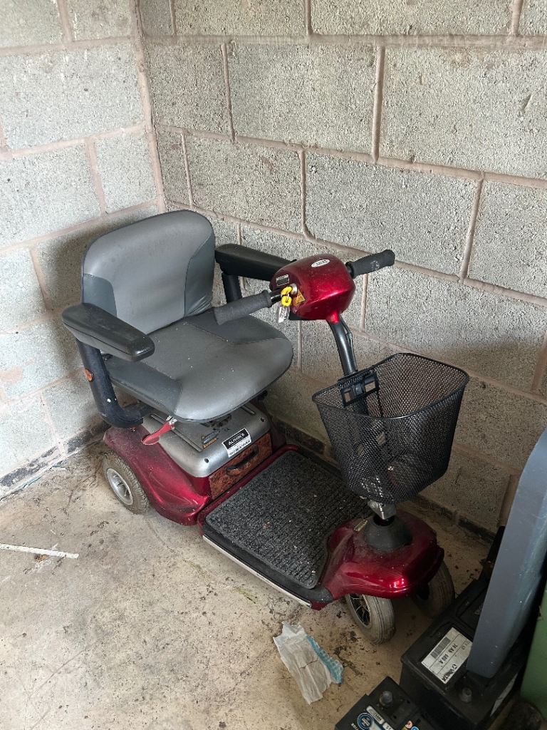 3 Wheel Red Heavy Duty Alison Mobility Scooter With Keys – Stored Spares/Repair