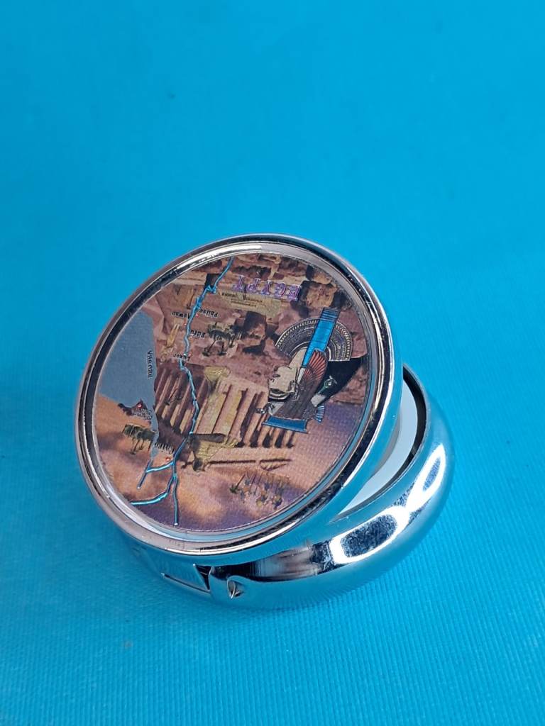 Vintage Round Pill Box, Travel Mini Pill Box Organizer. Good condition.  As seen.