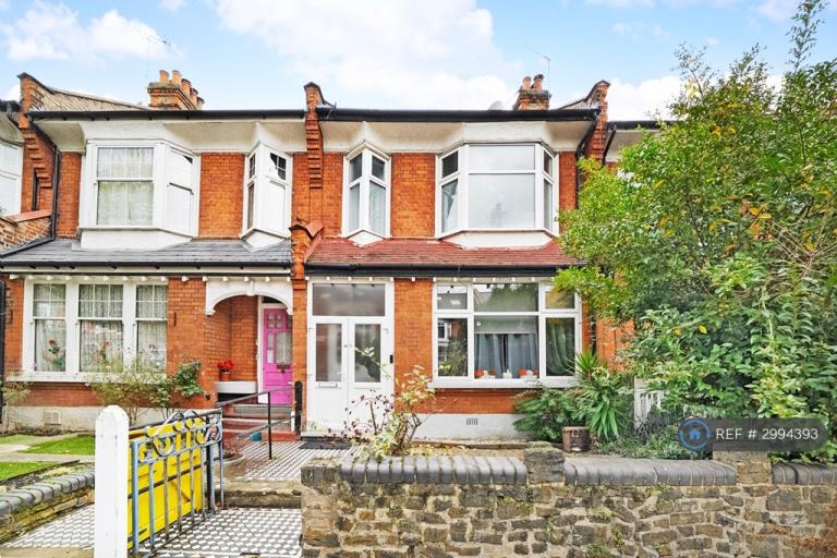 3 bedroom house in Ollerton Road, London, N11 (3 bed) (#2994393)
