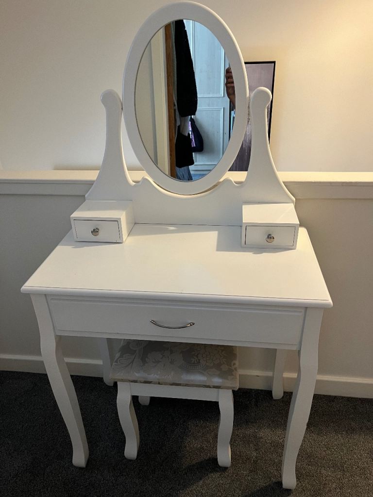 Dressing table