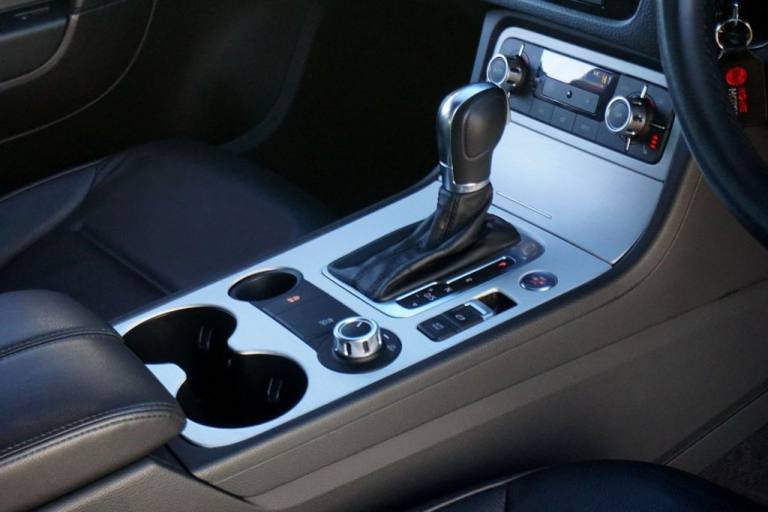 2014 Volkswagen Touareg 3.0 TDI V6 BlueMotion Tech R-Line SUV Diesel Tiptronic 4WD (s/s) 5dr - Ju...