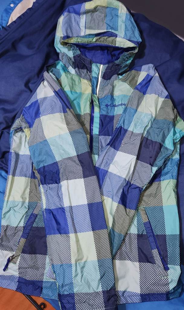 Columbia Youth size L waterproof Long sleeve zip Up hooded Lightweight Jacket